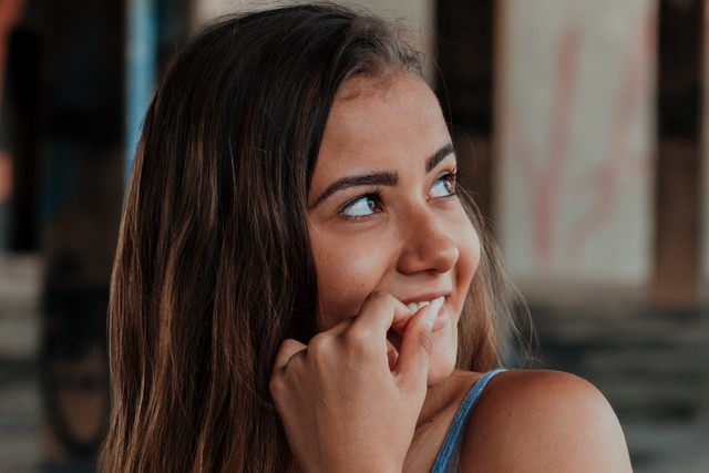 How To Understand That A Girl Is Interested In You