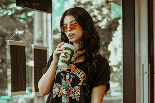 How To Understand That A Girl Is Interested In You