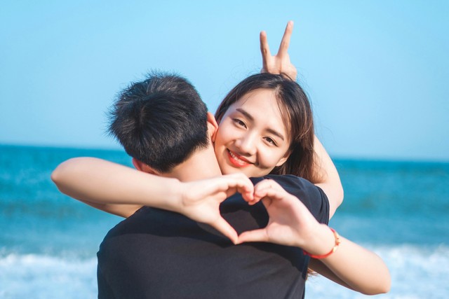 What You Can’t Hide In A First Meeting