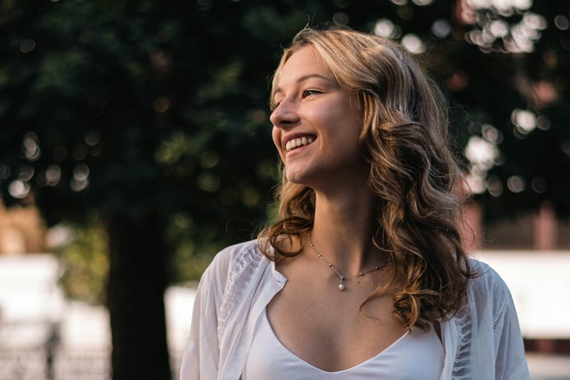 What You Can’t Hide In A First Meeting