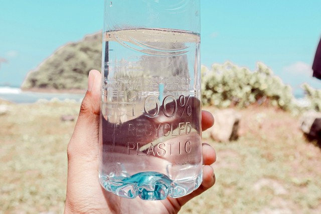 Mineral Water: Should You Drink It — And How To Choose It