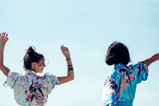 How To Make People Like You: 5 Proven Tricks