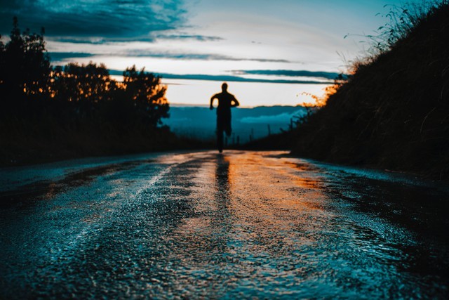 Why Running Together Beats Running Alone