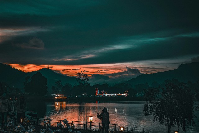 The Silent Beauty Of Evening Nature