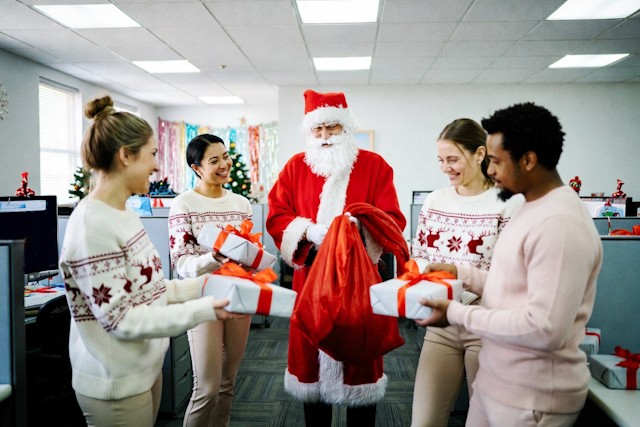 10 Ideas For A Christmas Office Party