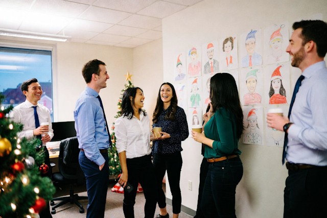 10 Ideas For A Christmas Office Party