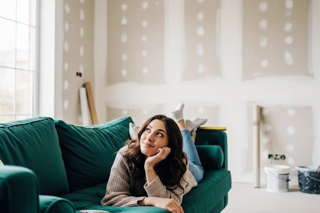 How To Choose And Hang Wallpaper Correctly